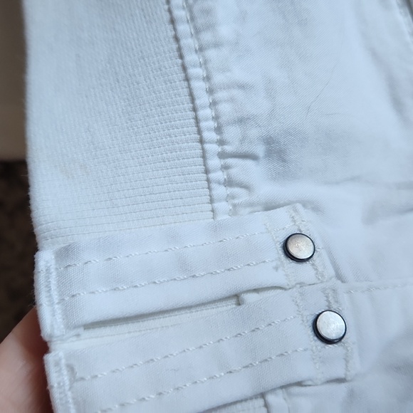 NWT Lee Womans White Relaxed Fit Cargo Capris Size 14 - Picture 7 of 12